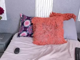 LucyCanels's Live Sex Cam Show