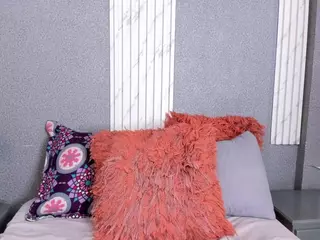 LucyCanels's Live Sex Cam Show