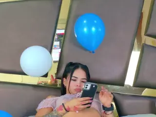 SarahClement's Live Sex Cam Show