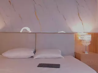 Sophia Jones's Live Sex Cam Show