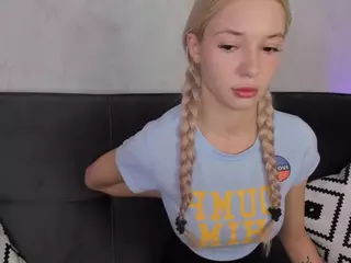 MelissaSun's Live Sex Cam Show