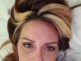 Hiikitty424's Live Sex Cam Show