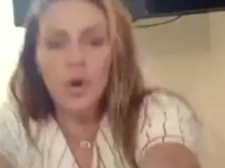 Hiikitty424's Live Sex Cam Show