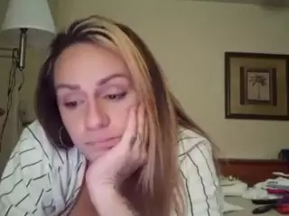 Hiikitty424's Live Sex Cam Show