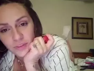 Hiikitty424's Live Sex Cam Show