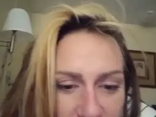 Hiikitty424's Live Sex Cam Show