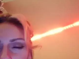Hiikitty424's Live Sex Cam Show