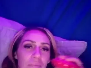 Hiikitty424's Live Sex Cam Show