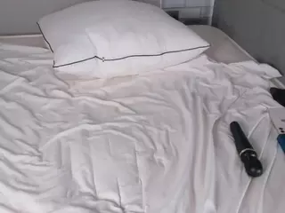 kitsuneasu's Live Sex Cam Show