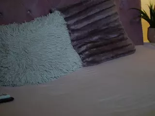 MaiaMini's Live Sex Cam Show