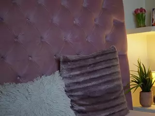 MaiaMini's Live Sex Cam Show