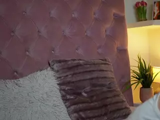 MaiaMini's Live Sex Cam Show