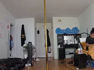 voyeurcam-celticiron-02's Live Sex Cam Show