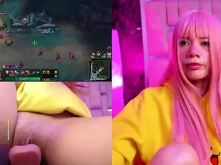 Lila uwu's Live Sex Cam Show
