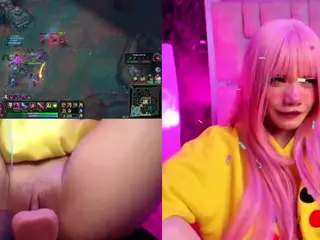 Lila uwu's Live Sex Cam Show