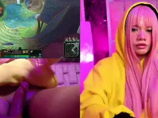 Lila uwu's Live Sex Cam Show