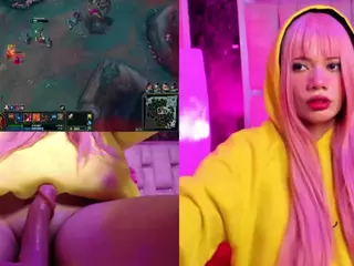 Lila uwu's Live Sex Cam Show