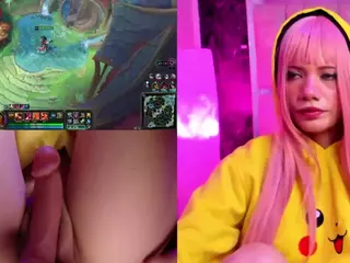 Lila uwu's Live Sex Cam Show