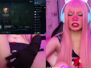 Lila uwu's Live Sex Cam Show