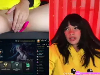 Lila uwu's Live Sex Cam Show