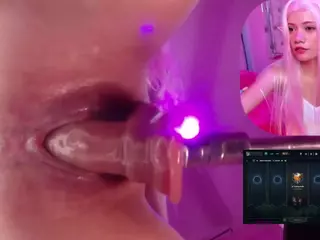 Lila uwu's Live Sex Cam Show