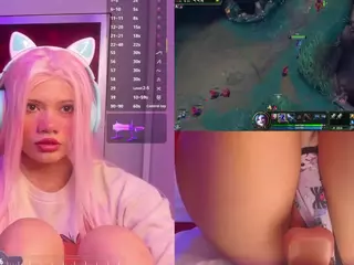 Lila uwu's Live Sex Cam Show