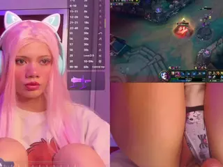 Lila uwu's Live Sex Cam Show