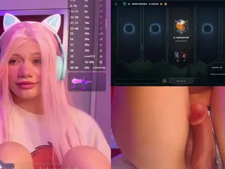 Lila uwu's Live Sex Cam Show