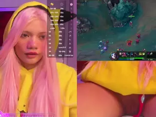 Lila uwu's Live Sex Cam Show