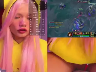 Lila uwu's Live Sex Cam Show