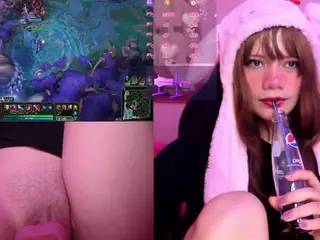 Lila uwu's Live Sex Cam Show