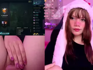 Lila uwu's Live Sex Cam Show