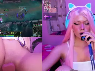 Lila uwu's Live Sex Cam Show
