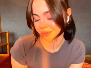 OdetteGateley's Live Sex Cam Show
