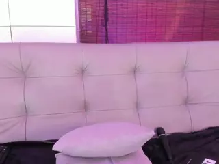 candyy-bella's Live Sex Cam Show