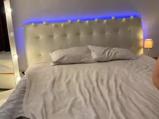 EliseAndFrank's Live Sex Cam Show