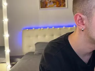 EliseAndFrank's Live Sex Cam Show