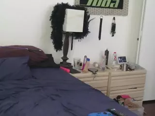 emmynextdoor's Live Sex Cam Show