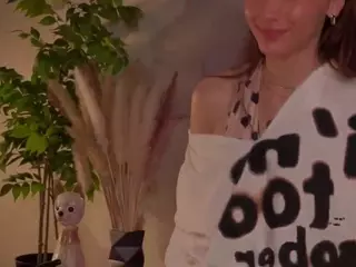 MoireHarbold's Live Sex Cam Show