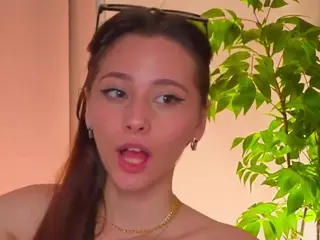 MoireHarbold's Live Sex Cam Show