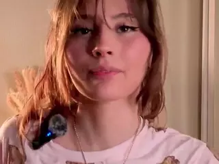 MoireHarbold's Live Sex Cam Show