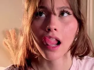 MoireHarbold's Live Sex Cam Show