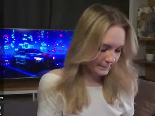 QuennaEngelby's Live Sex Cam Show