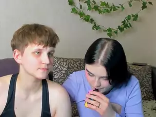 Raven-Radiant's Live Sex Cam Show