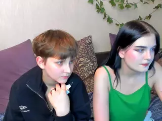 Raven-Radiant's Live Sex Cam Show