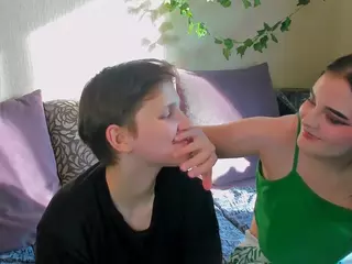 Raven-Radiant's Live Sex Cam Show