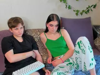 Raven-Radiant's Live Sex Cam Show