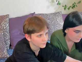 Raven-Radiant's Live Sex Cam Show