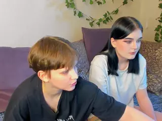 Raven-Radiant's Live Sex Cam Show