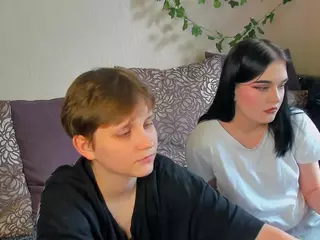 Raven-Radiant's Live Sex Cam Show